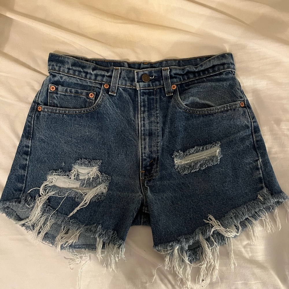 Vintage Levi’s 505 Cut-Off Shorts— W: 32 L: 31